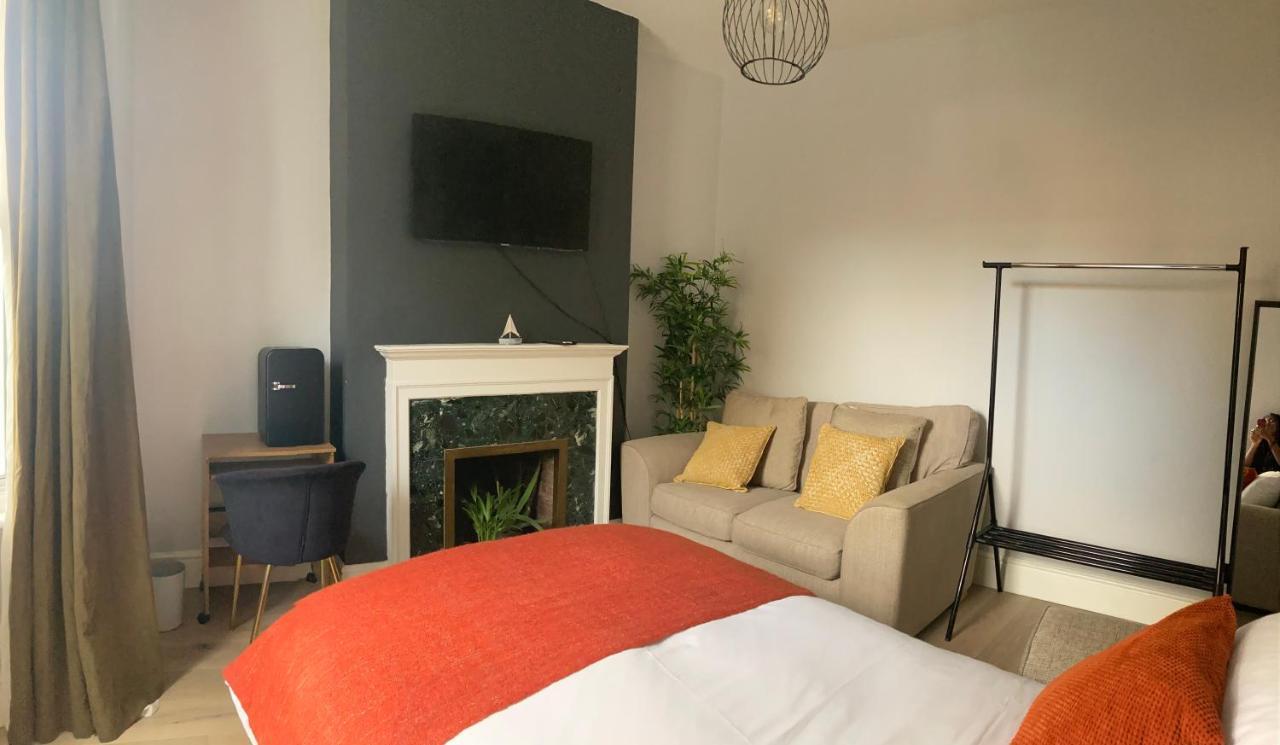 Cozy Private Room Лондон Экстерьер фото