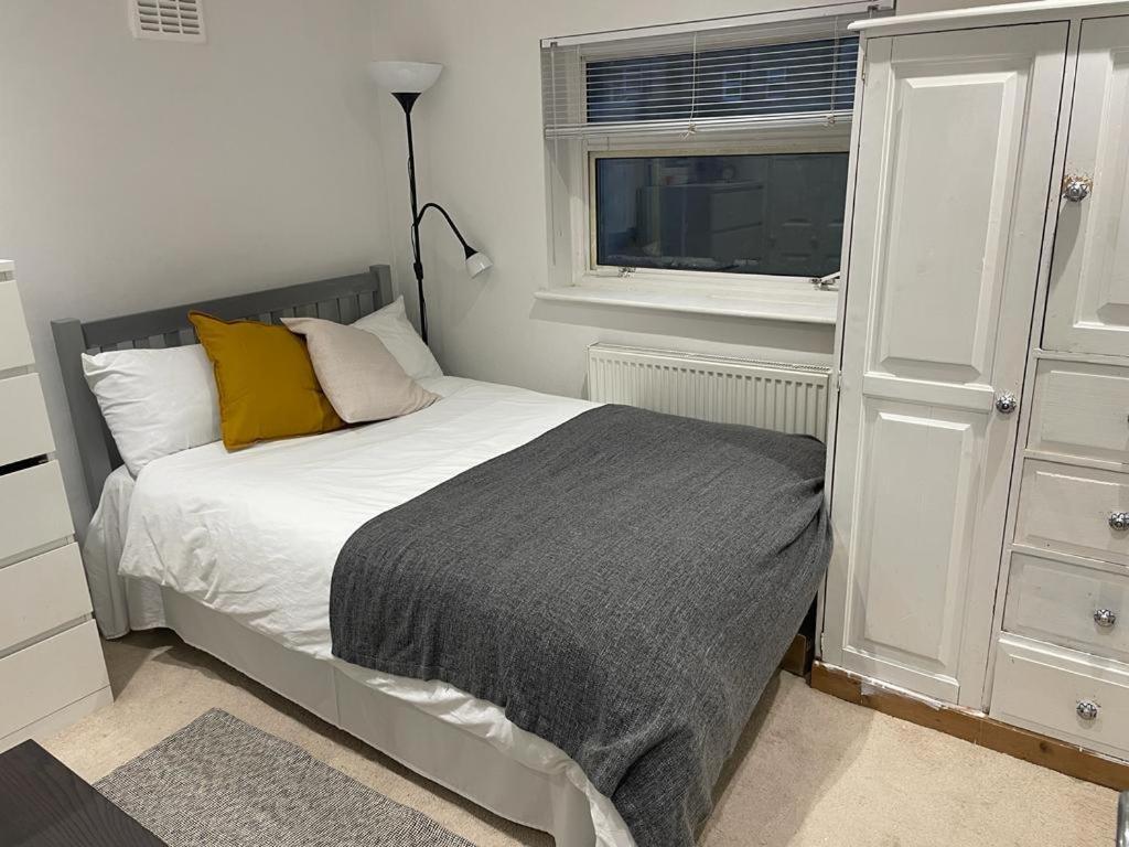 Cozy Private Room Лондон Экстерьер фото
