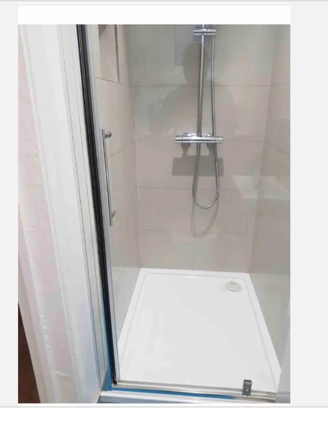 Cozy Private Room Лондон Экстерьер фото
